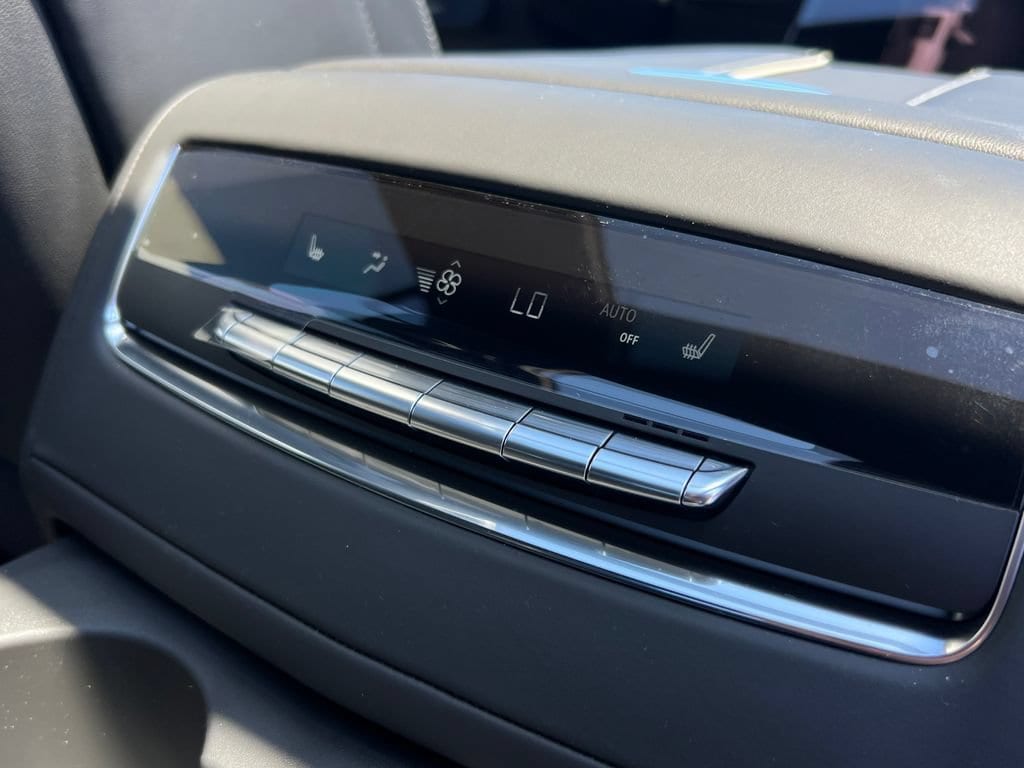 2026 Cadillac Escalade Platinum Luxury - Photo 28