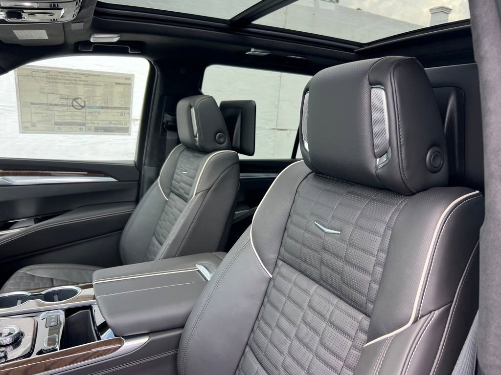 2026 Cadillac Escalade Platinum Sport - Photo 13