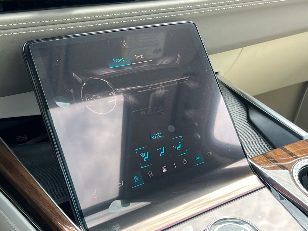 2026 Cadillac Escalade Platinum Luxury - Photo 55