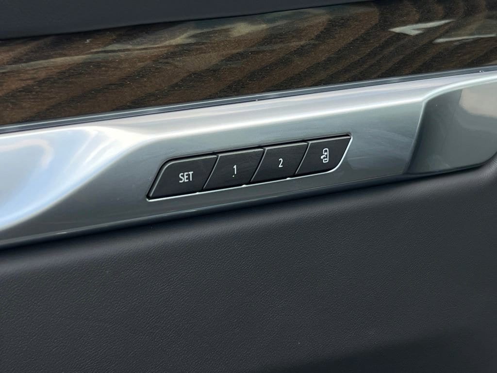2026 Cadillac Escalade Platinum Sport - Photo 8