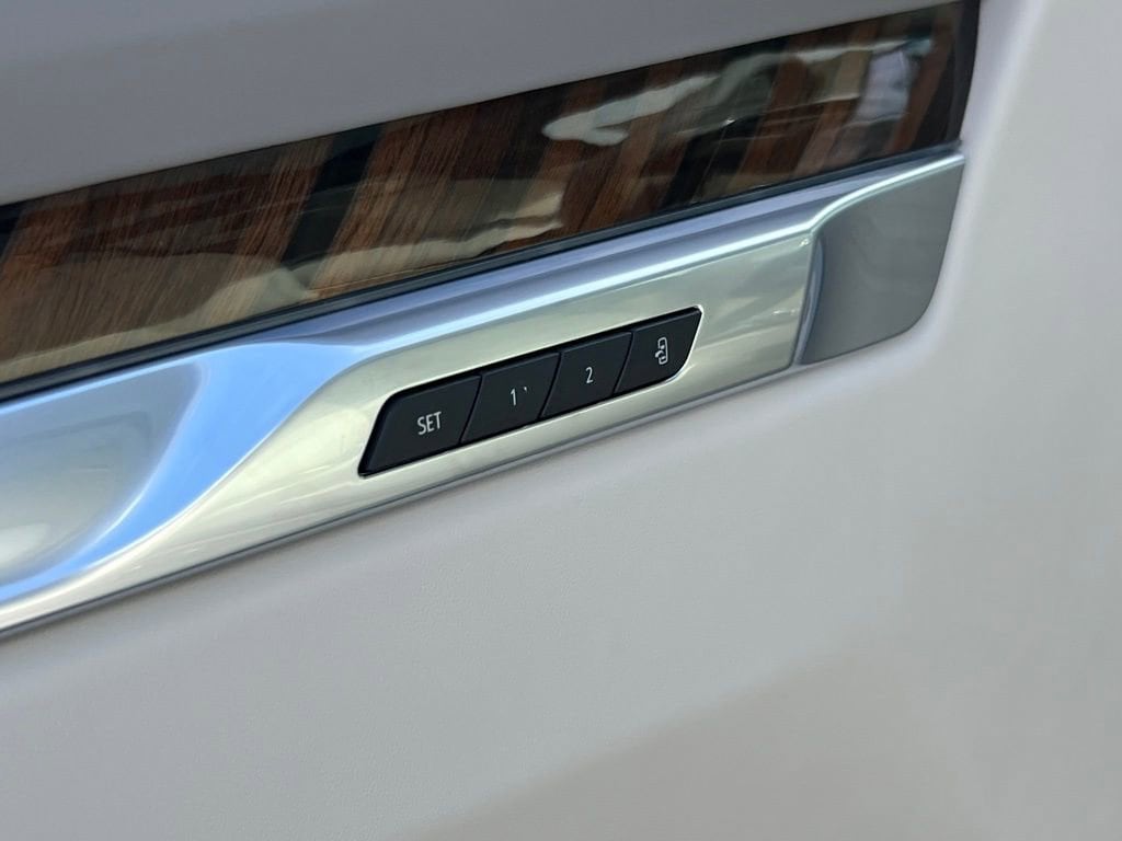 2026 Cadillac Escalade Platinum Luxury - Photo 7