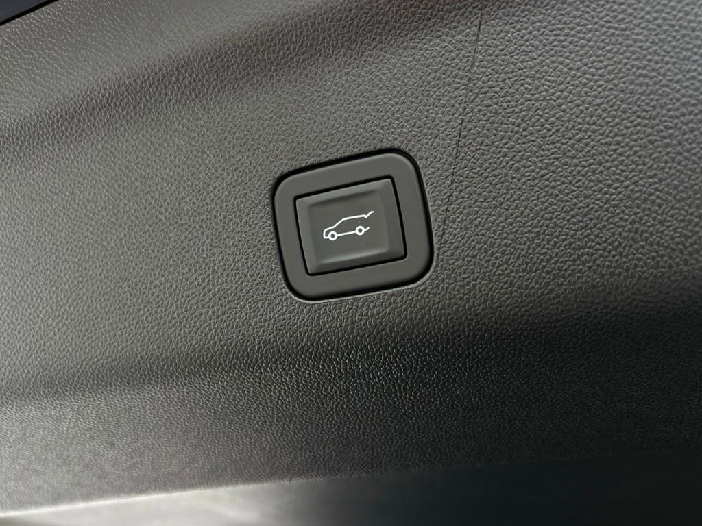 2026 Cadillac Escalade Sport - Photo 30