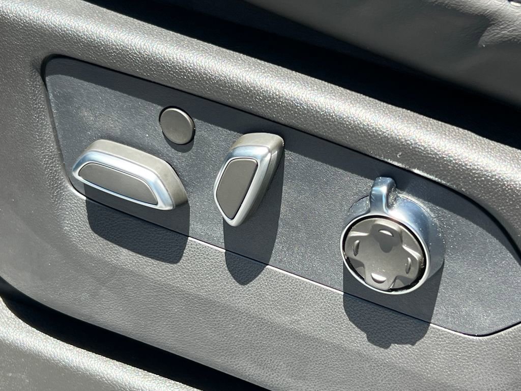 2026 Cadillac Escalade Platinum Luxury - Photo 9