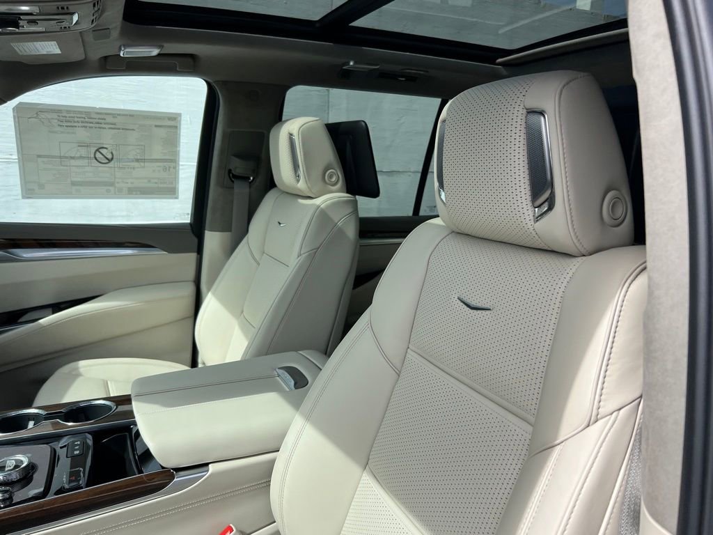 2026 Cadillac Escalade Platinum Luxury - Photo 11