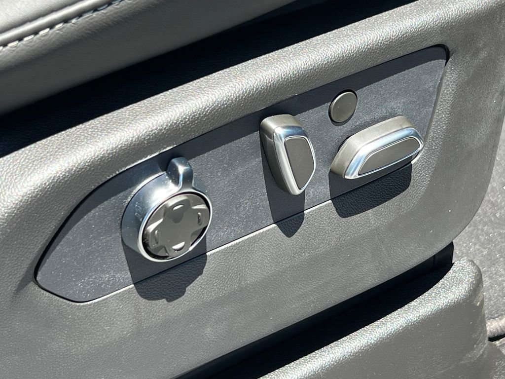 2026 Cadillac Escalade Platinum Luxury - Photo 36