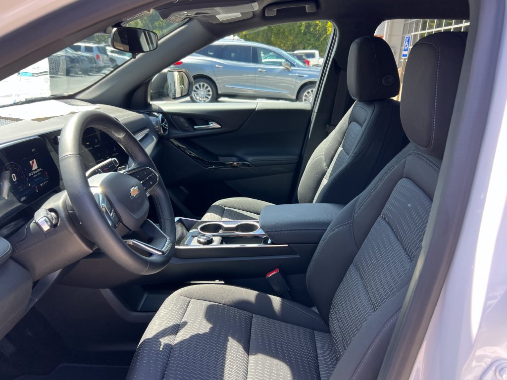 2026 Chevrolet Equinox LT - Photo 8