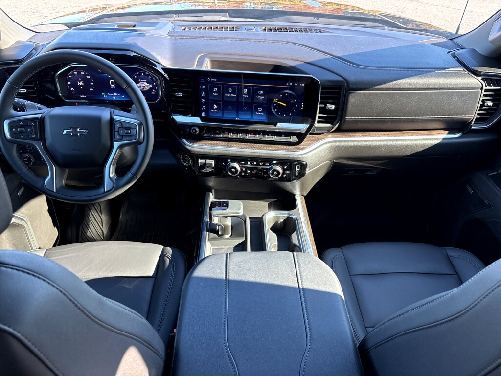 2026 Chevrolet Silverado 1500 RST photo 4