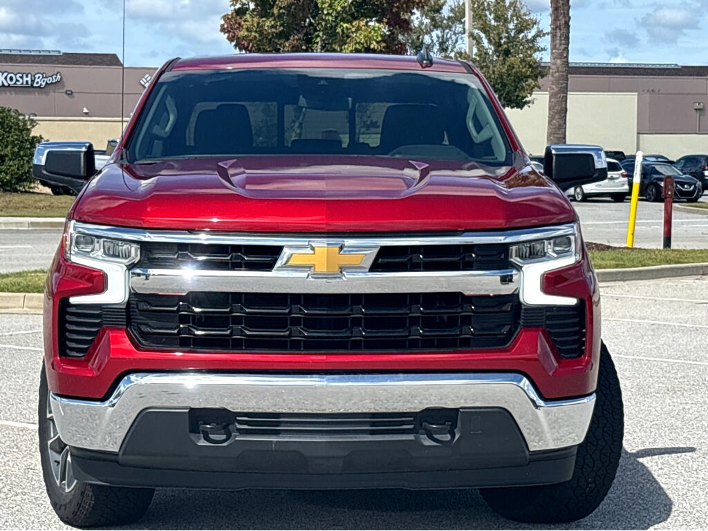 2023 Chevrolet Silverado 1500 LT photo 2