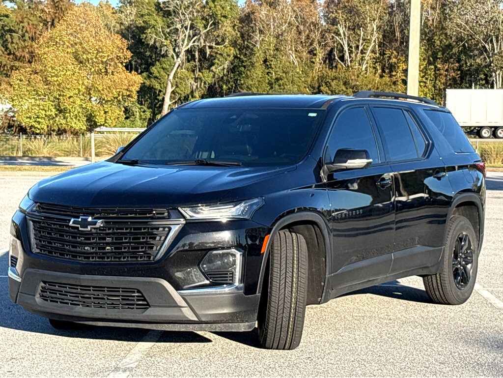 2022 Chevrolet Traverse Leather photo 3
