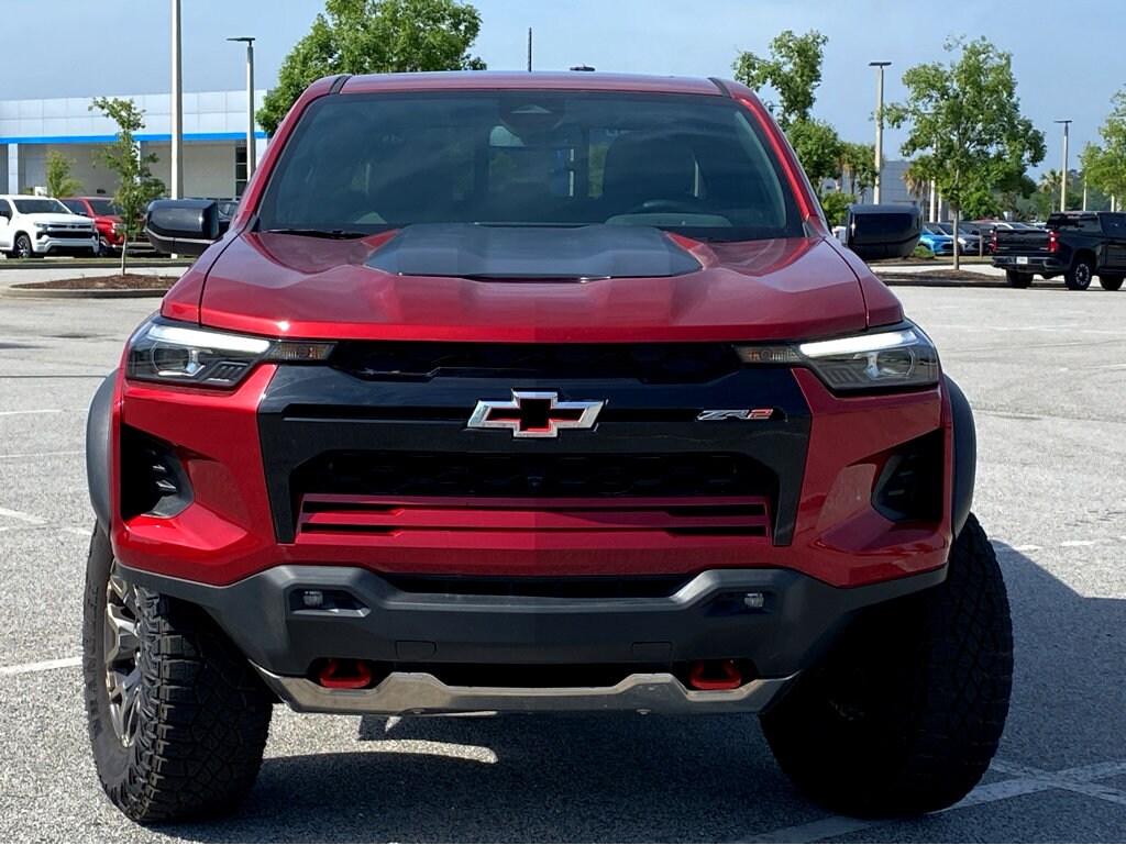 2024 Chevrolet Colorado ZR2 photo 2