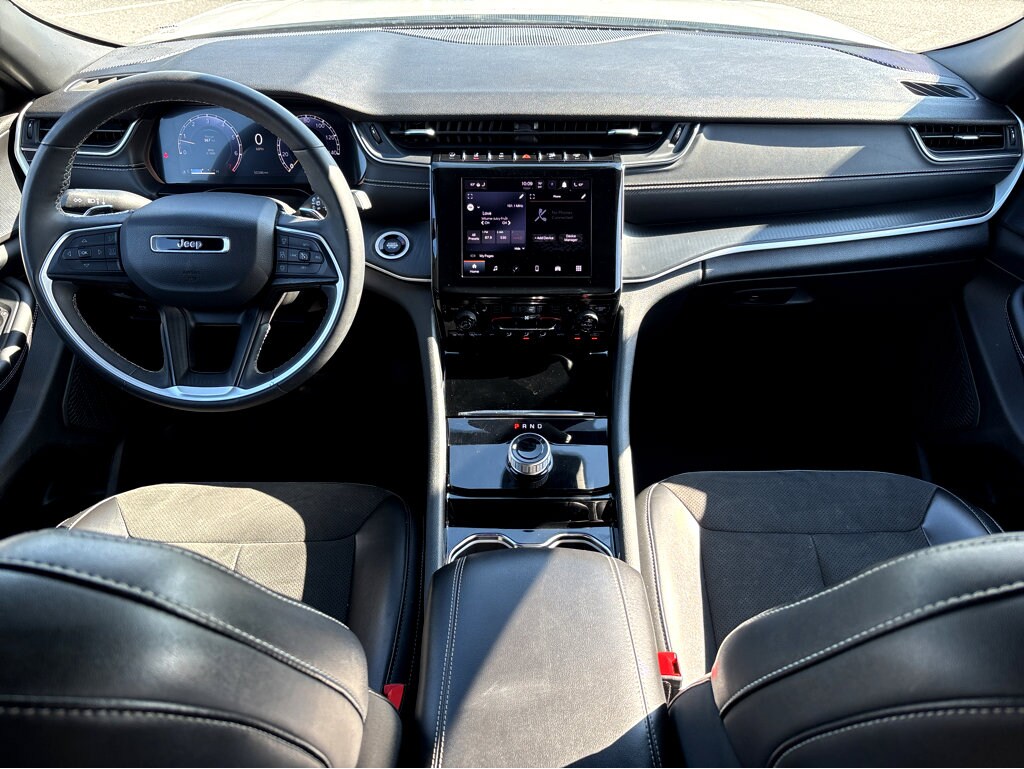 2023 Jeep Grand Cherokee Altitude photo 4