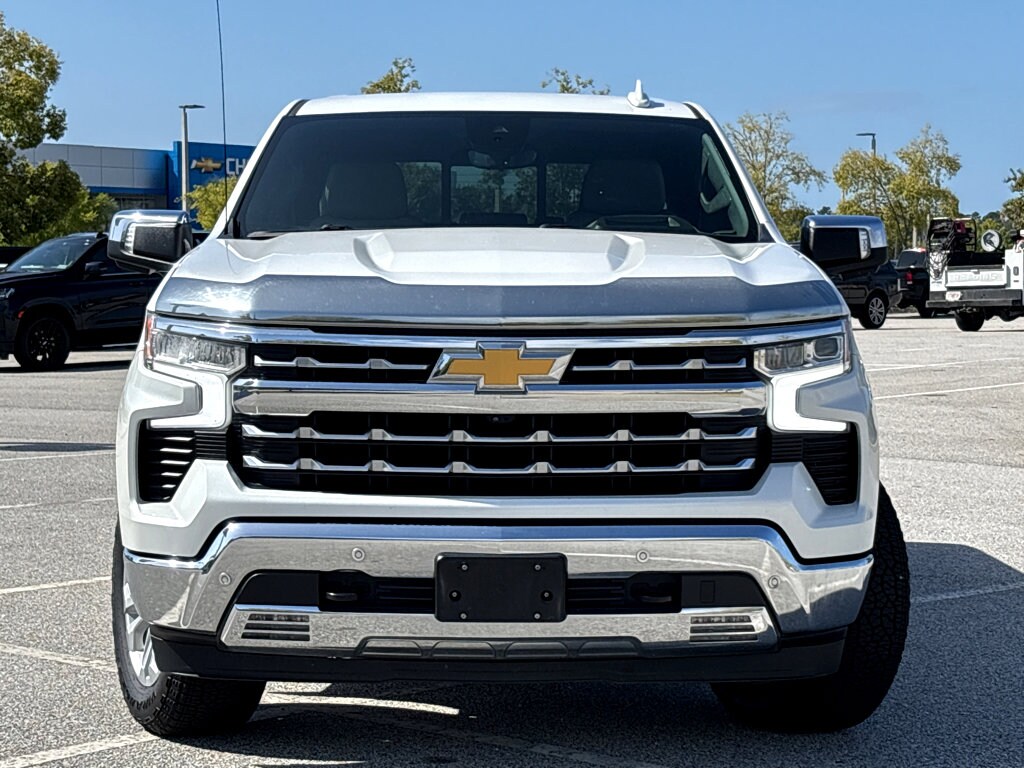 2023 Chevrolet Silverado 1500 LTZ photo 2
