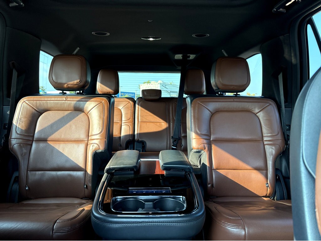 2022 Lincoln Navigator L Reserve photo 3