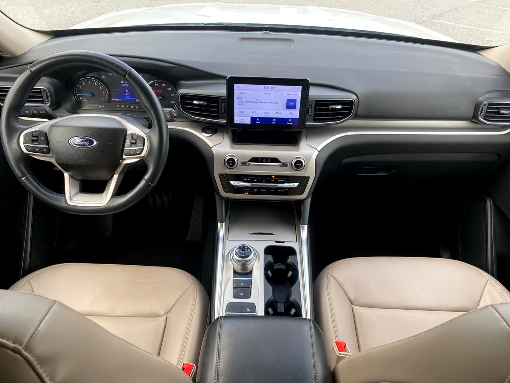 2023 Ford Explorer XLT photo 4