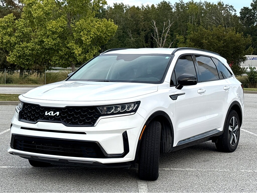 2023 Kia Sorento S photo 3