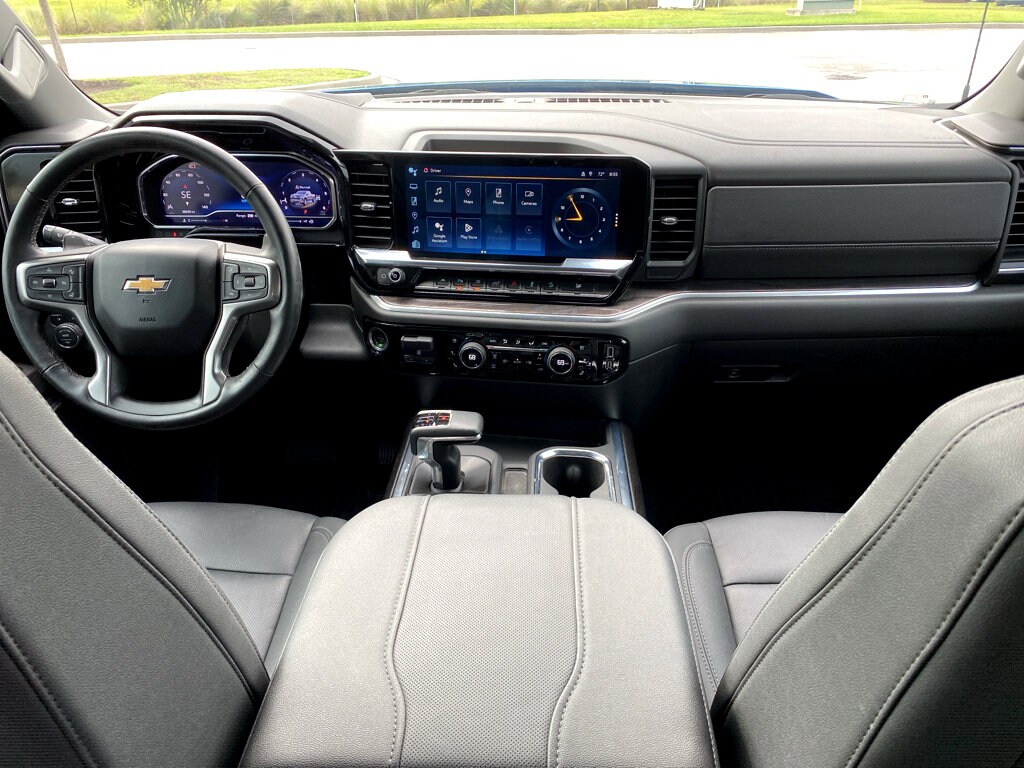 2024 Chevrolet Silverado 1500 LTZ photo 4