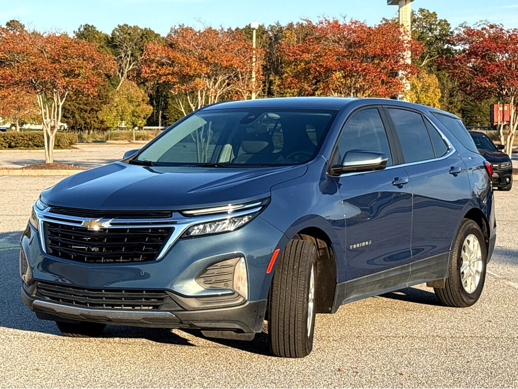 2024 Chevrolet Equinox LT photo 3