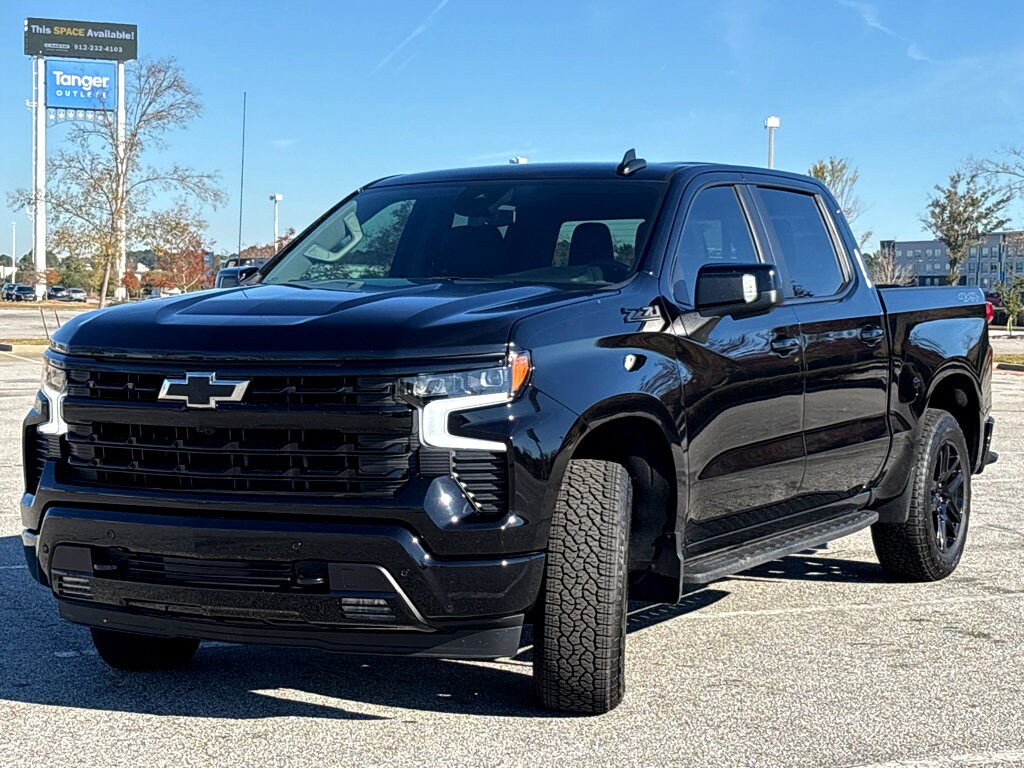 2026 Chevrolet Silverado 1500 RST photo 3