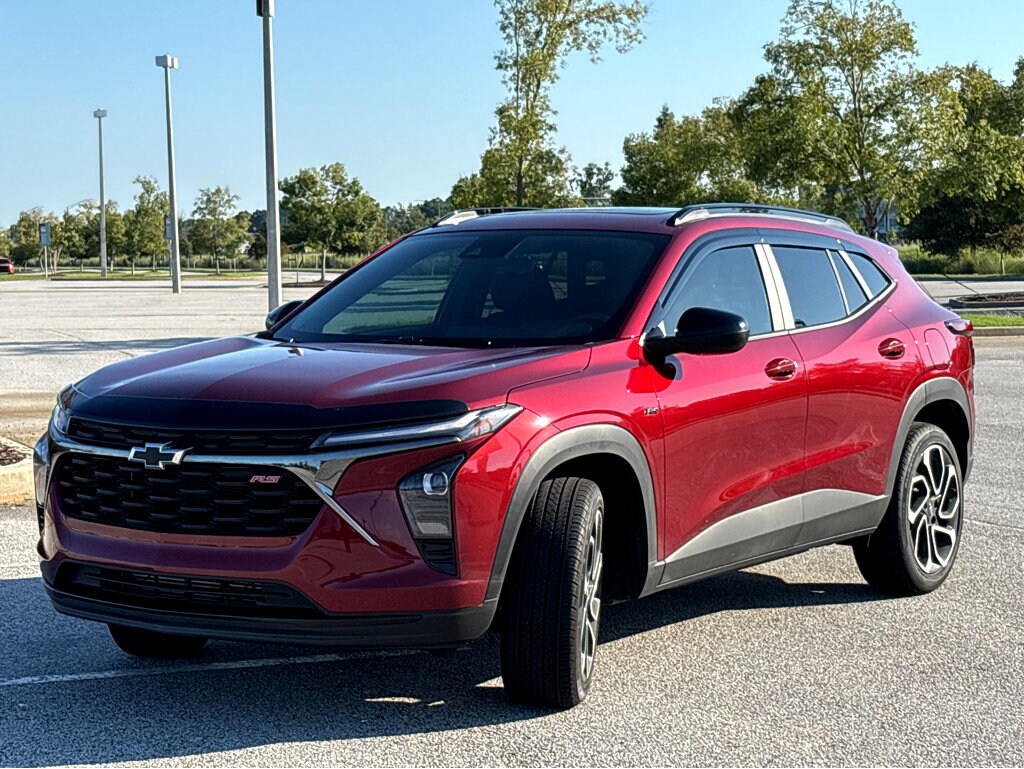 2025 Chevrolet Trax photo 3