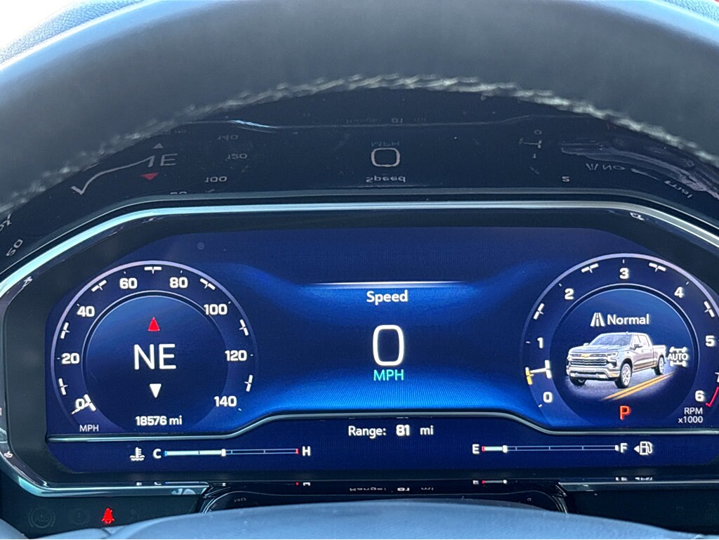 2024 Chevrolet Silverado 1500 RST photo 4