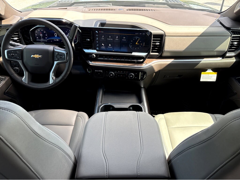 2025 Chevrolet Silverado 2500HD LT photo 4