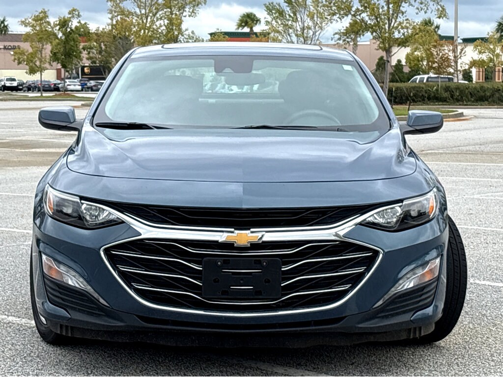 2024 Chevrolet Malibu 1LT photo 2
