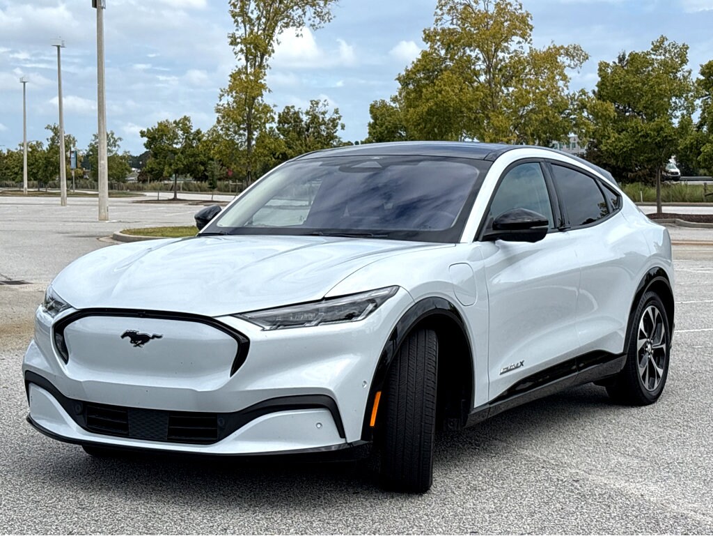 2023 Ford Mustang Mach-E Premium photo 3