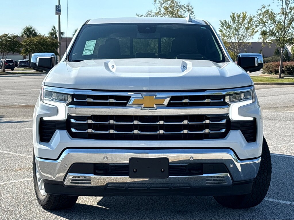 2024 Chevrolet Silverado 1500 LTZ photo 2