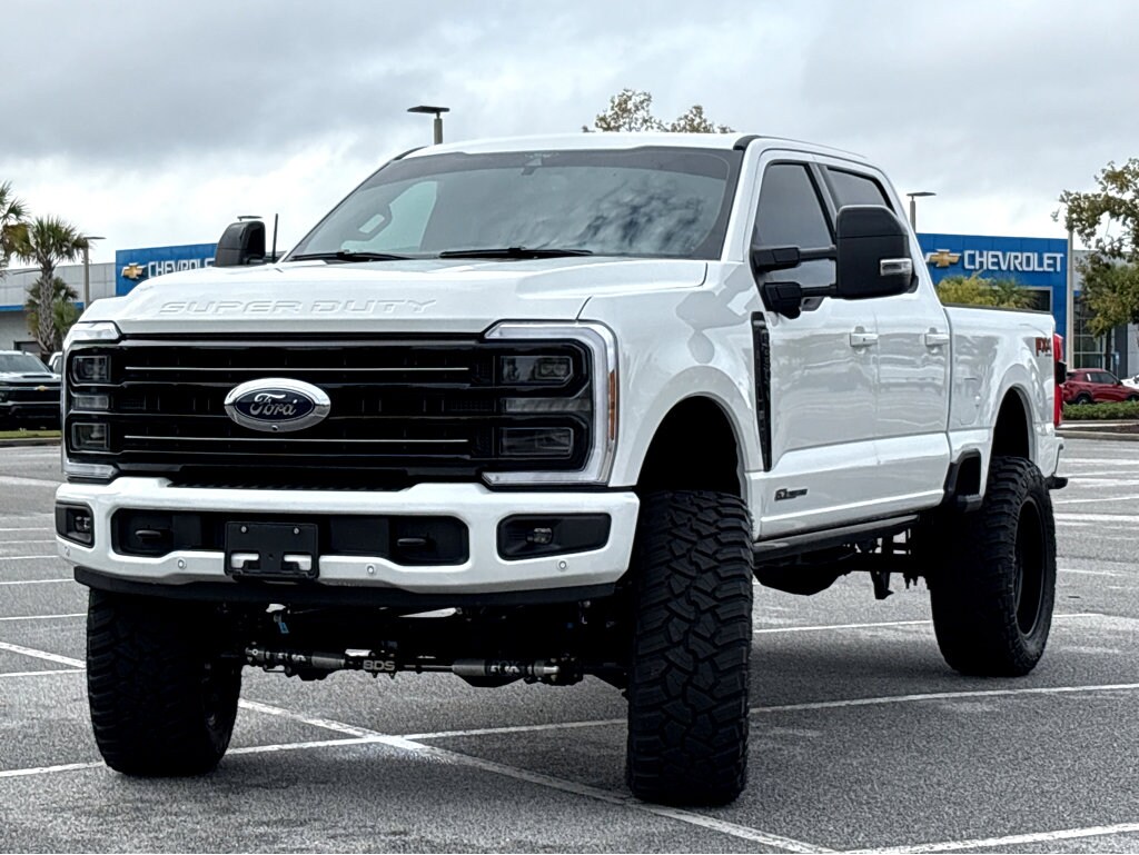 2025 Ford F-250 Platinum photo 3