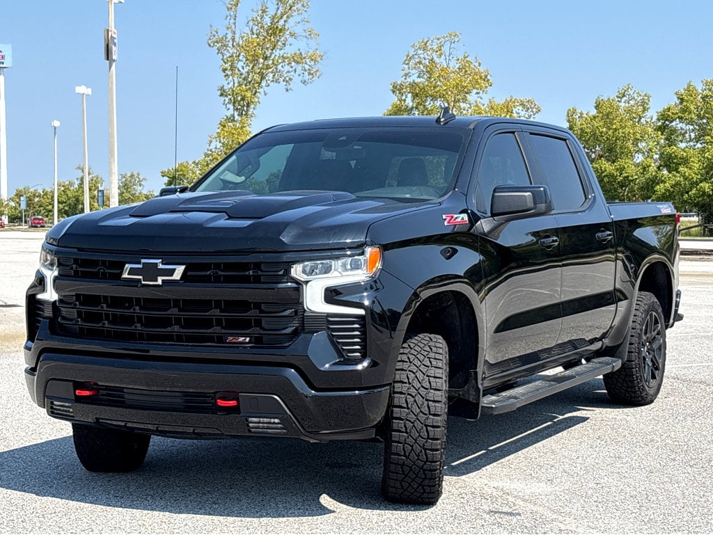 2025 Chevrolet Silverado 1500 LT Trail Boss photo 2
