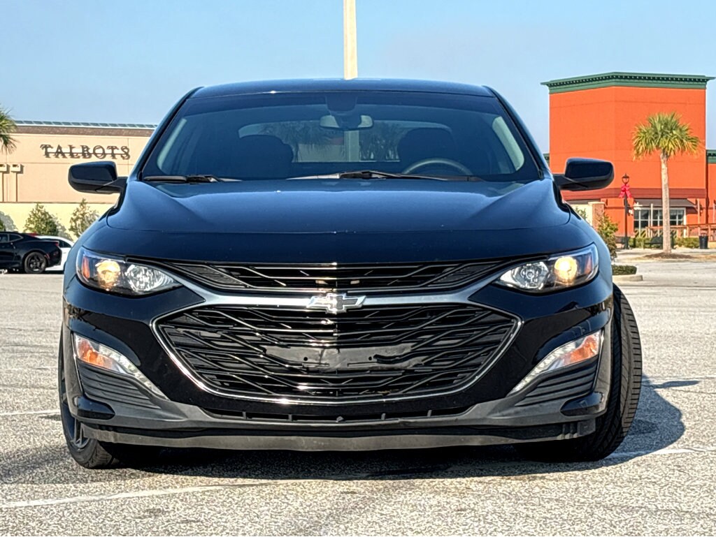 2022 Chevrolet Malibu 1LT photo 2
