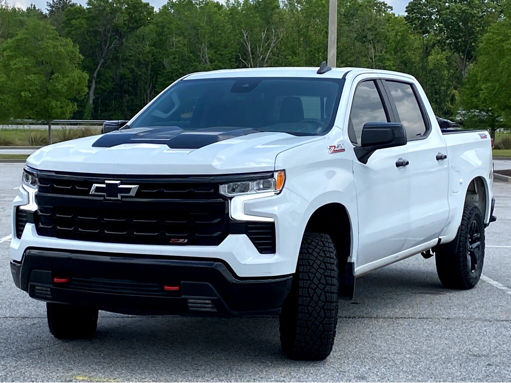 2023 Chevrolet Silverado 1500 LT Trail Boss photo 3