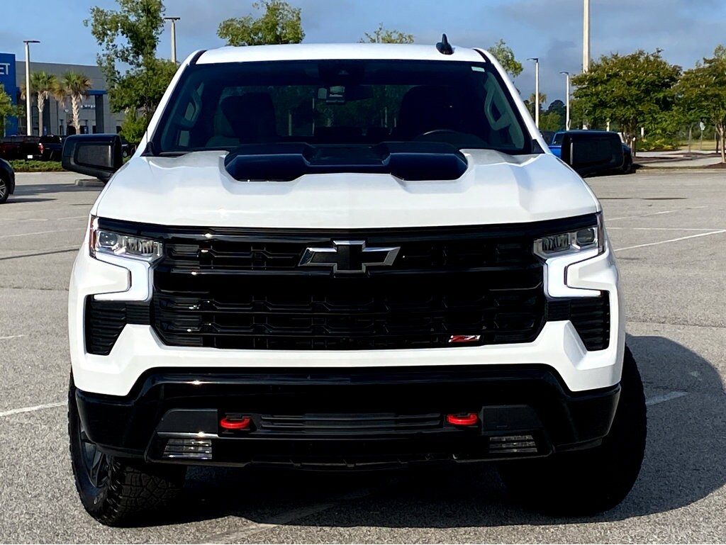 2024 Chevrolet Silverado 1500 LT Trail Boss photo 2