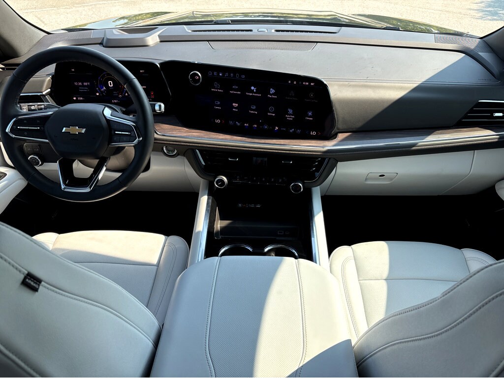 2025 Chevrolet Tahoe Premier photo 4