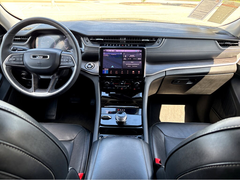 2023 Jeep Grand Cherokee Limited photo 2