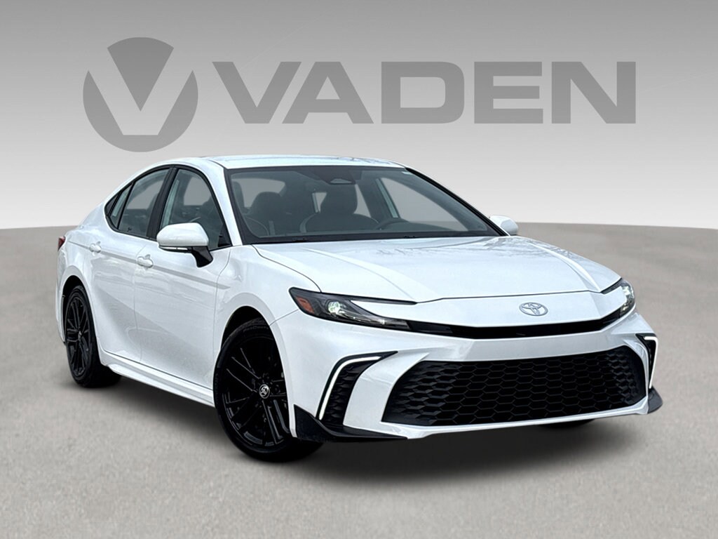 Used 2025 Toyota Camry SE Sedan