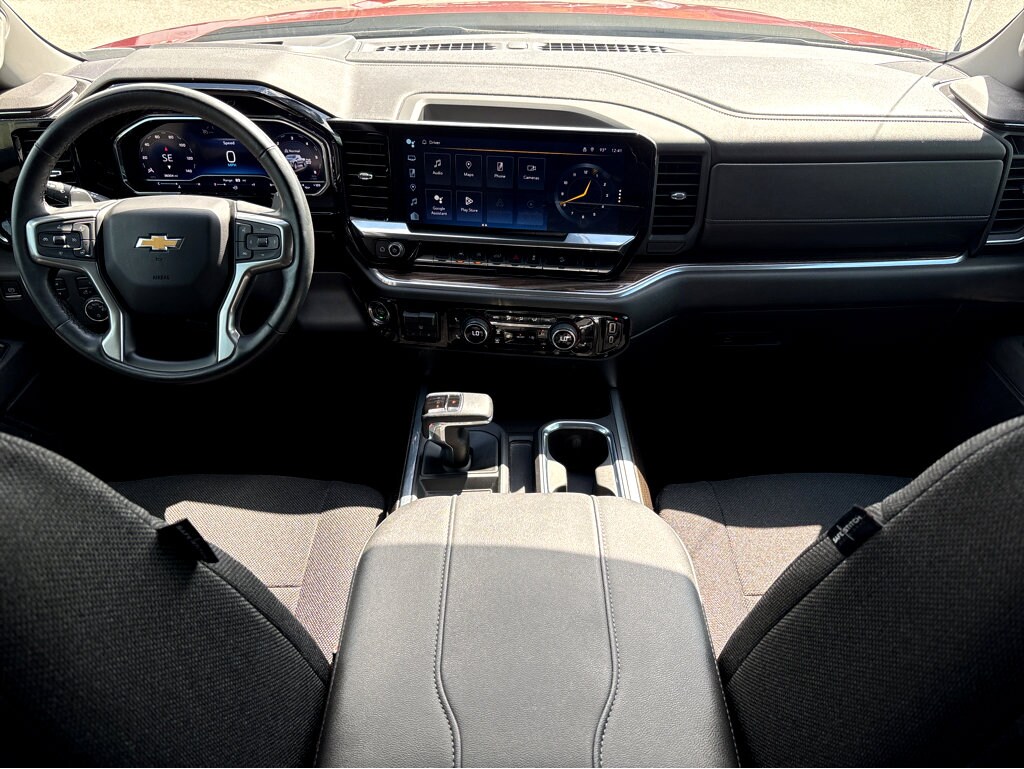 2023 Chevrolet Silverado 1500 LT photo 4
