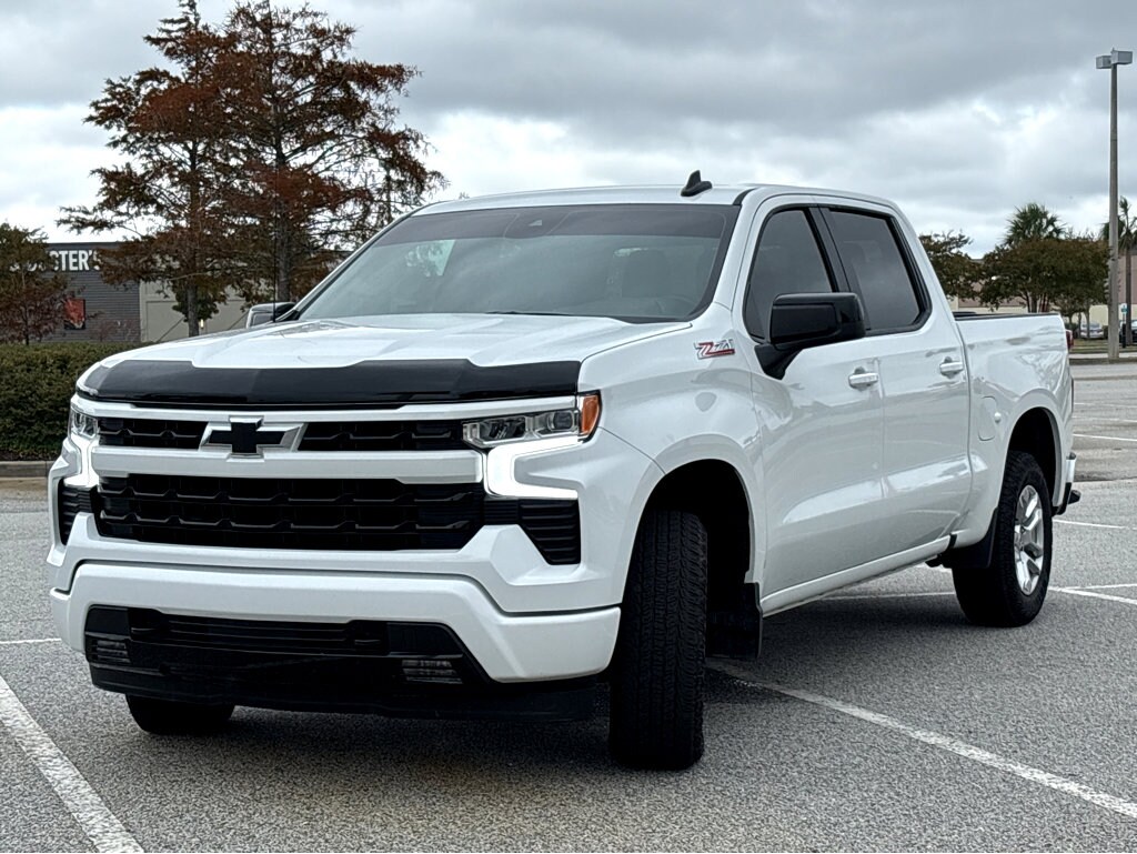 2024 Chevrolet Silverado 1500 RST photo 3