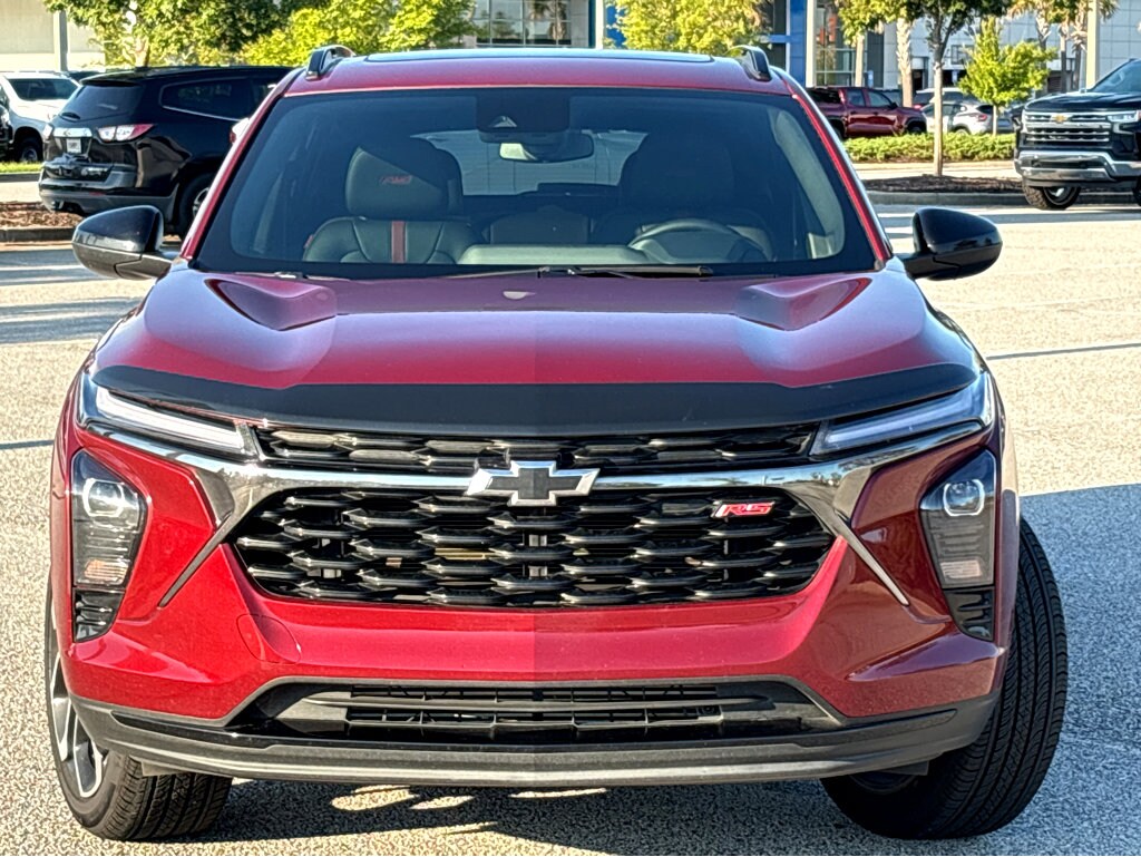 2025 Chevrolet Trax photo 2