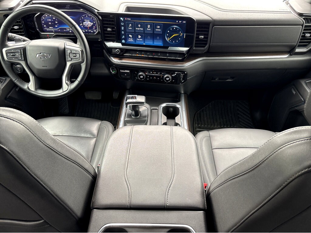 2024 Chevrolet Silverado 1500 RST photo 4
