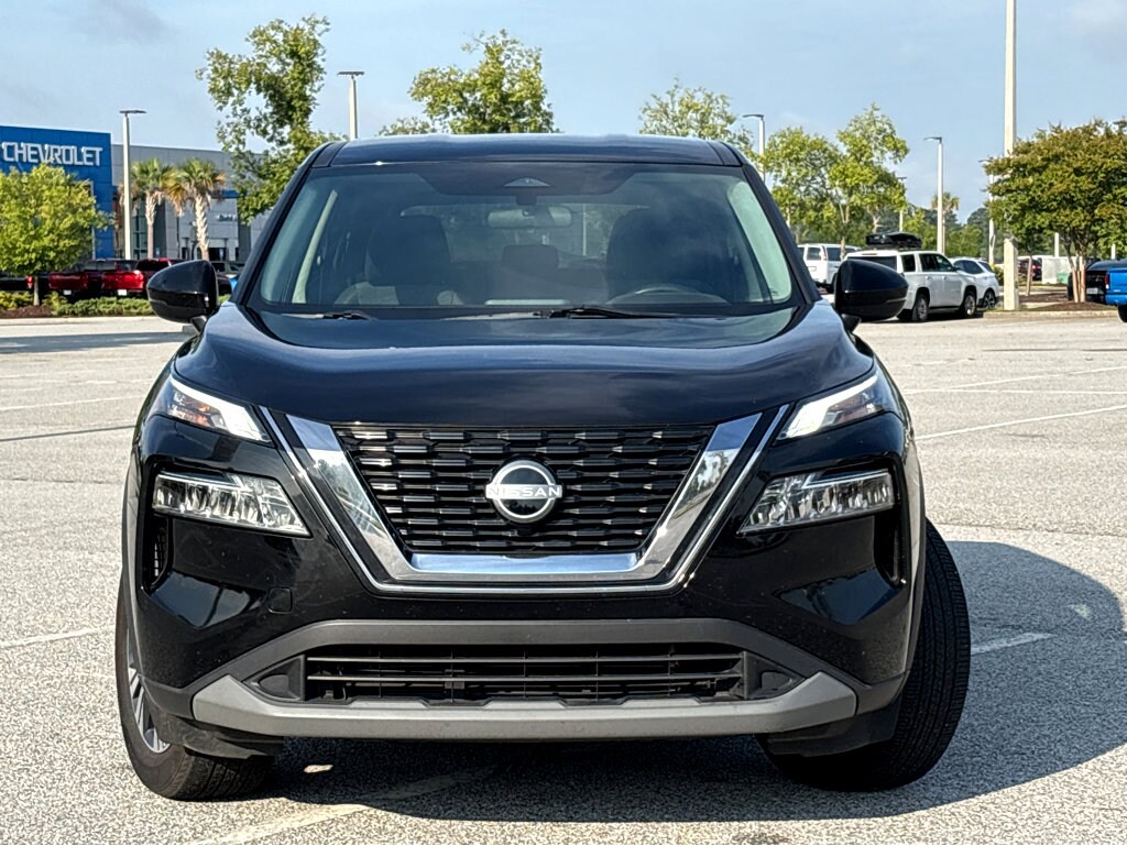2023 Nissan Rogue SV photo 2
