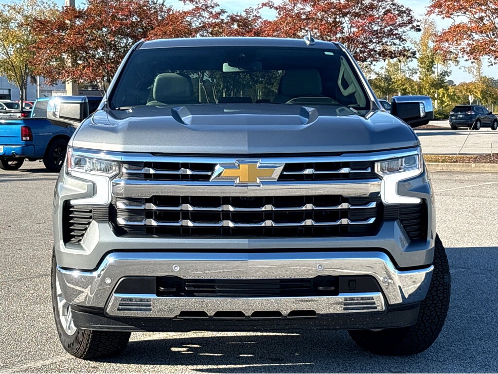 2025 Chevrolet Silverado 1500 LTZ photo 2
