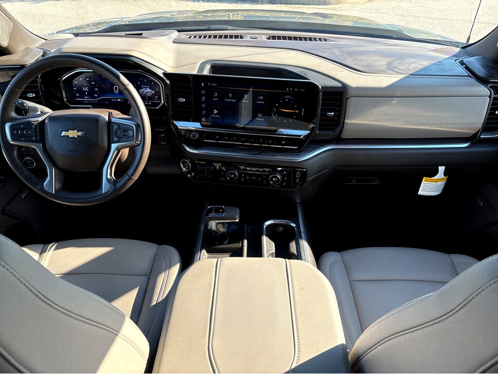 2025 Chevrolet Silverado 1500 LTZ photo 4