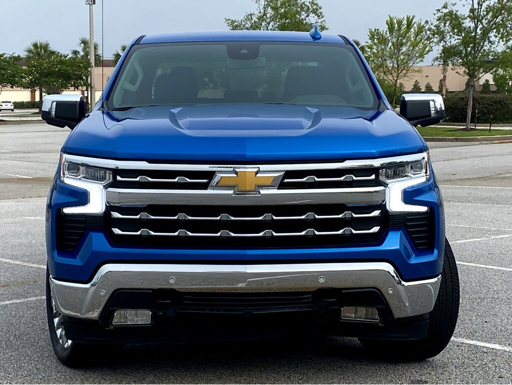 2024 Chevrolet Silverado 1500 LTZ photo 2