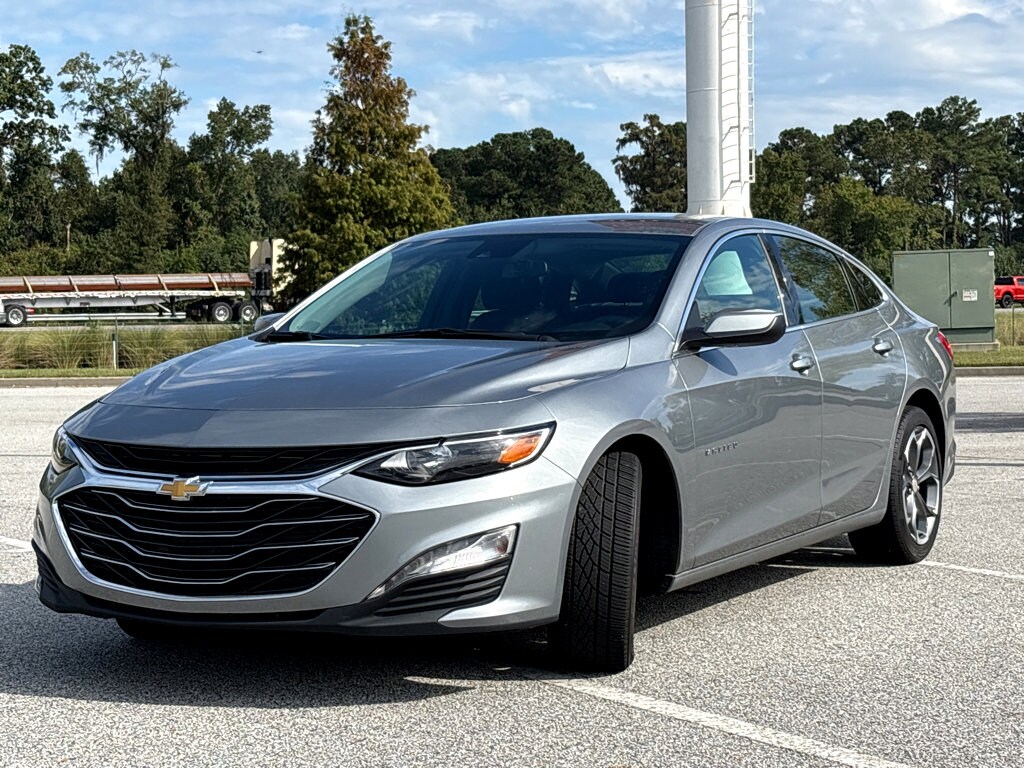 2024 Chevrolet Malibu 1LT photo 3