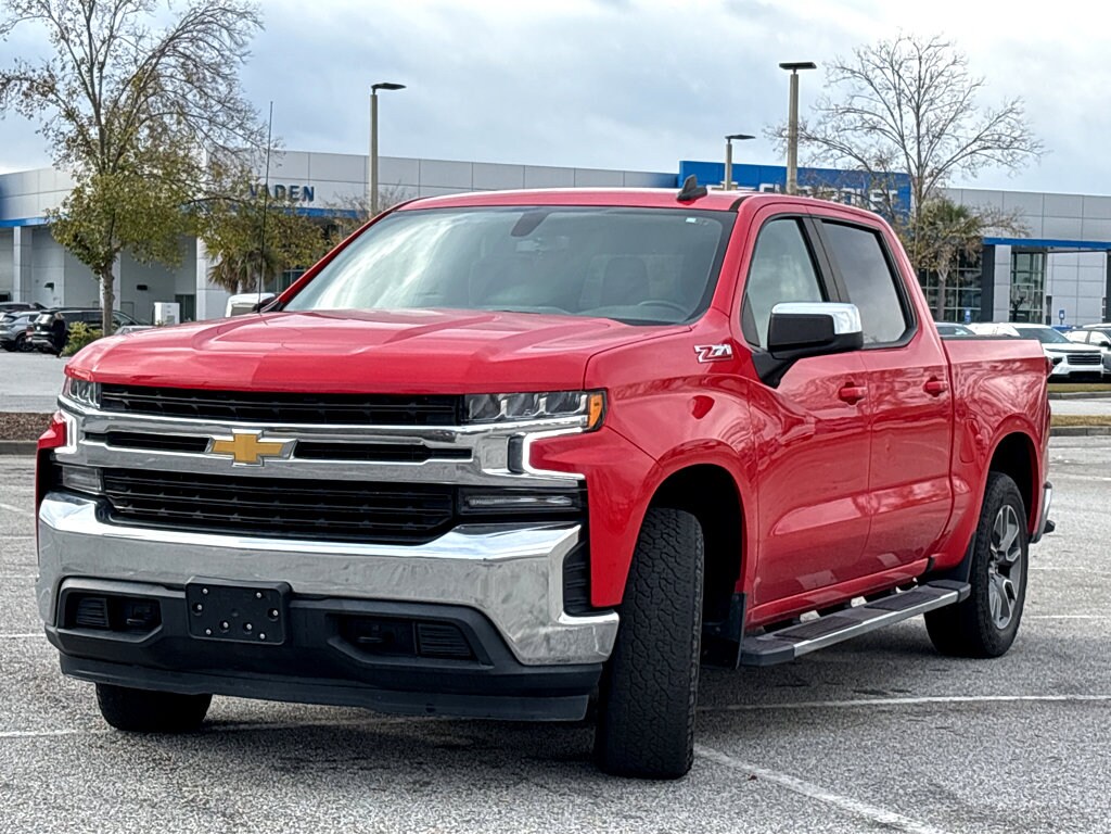 2022 Chevrolet Silverado 1500 LT photo 3