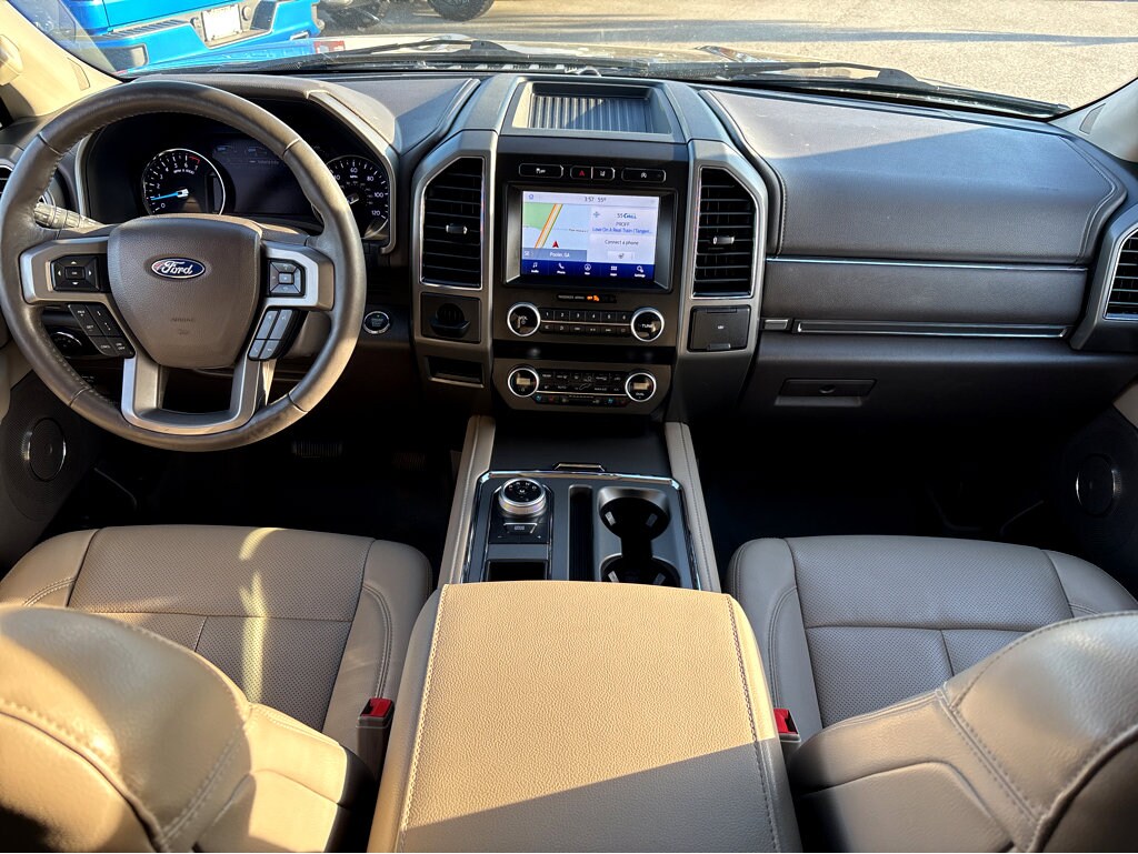2021 Ford Expedition XLT photo 2