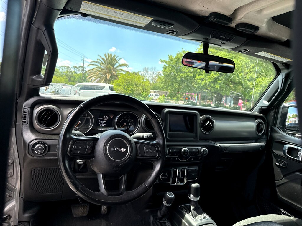 2023 Jeep Gladiator Willys photo 4