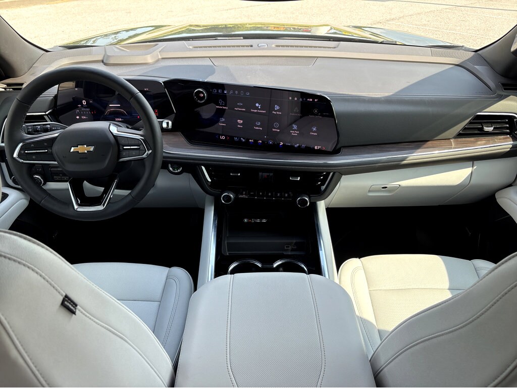 2025 Chevrolet Tahoe Premier photo 4