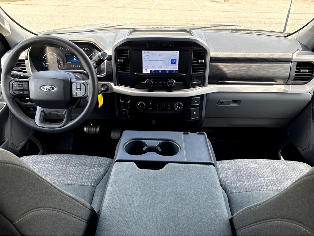 2023 Ford F-150 XLT photo 2